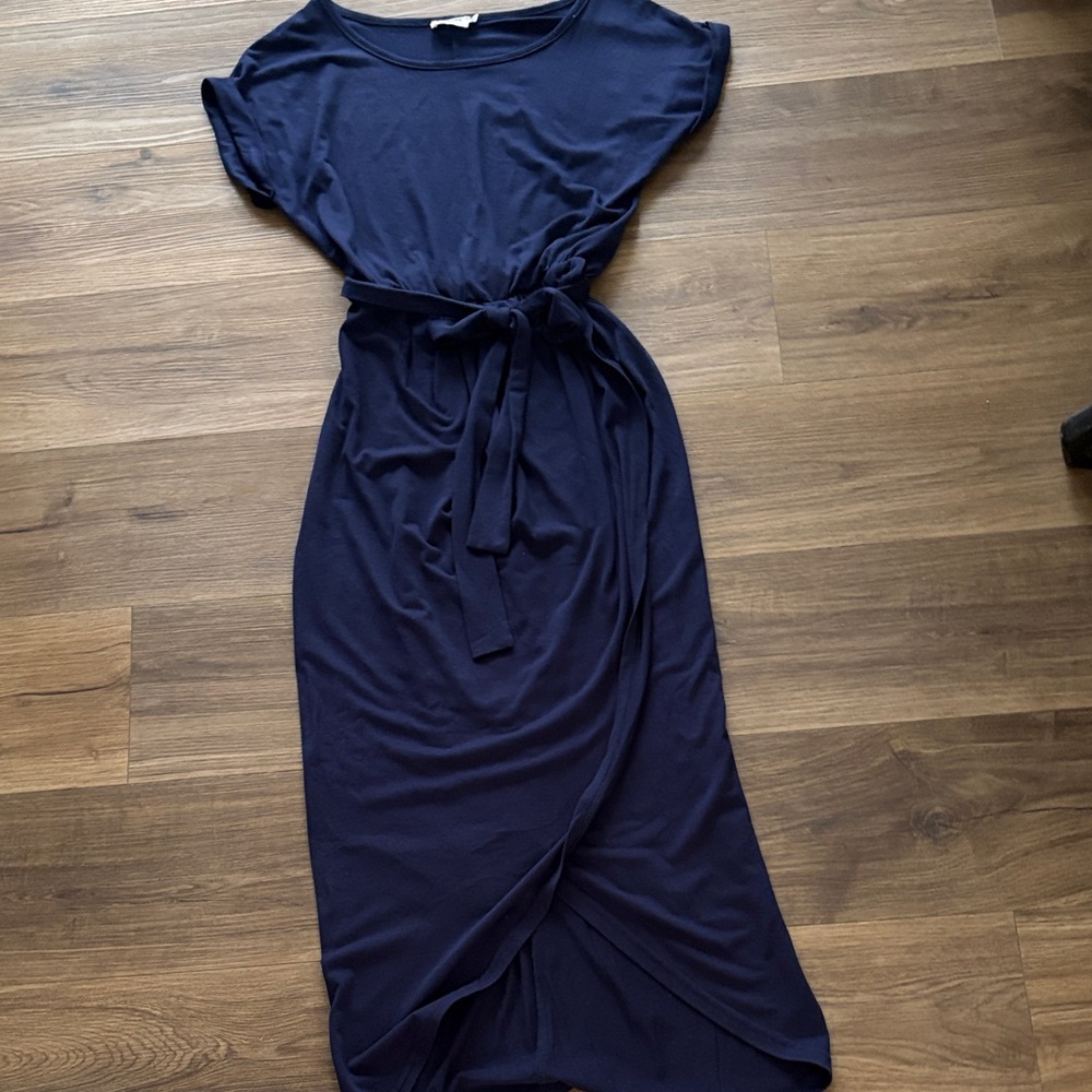 Classic Navy Tie-Waist Maxi Dress - Women's